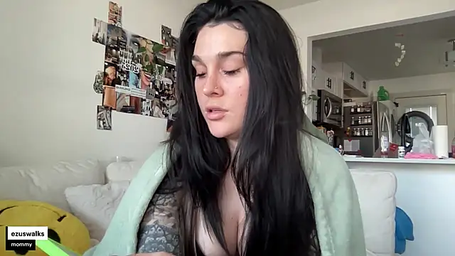 ezuswalks online show from 09-26-25, 10:36