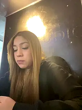 Issa Moon  online show from 11-24-25, 02:22