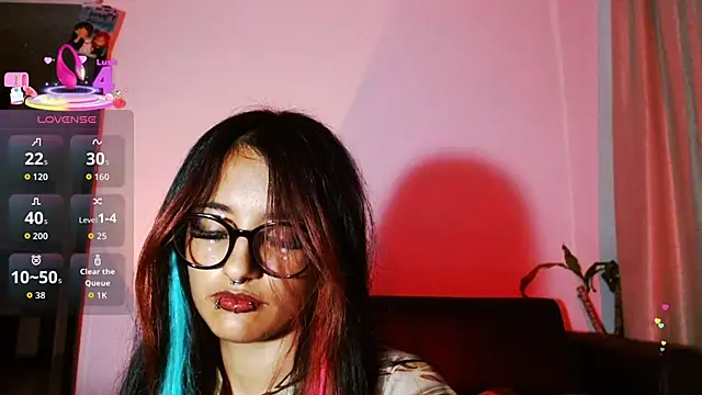 carolinerue online show from 10-17-25, 01:20