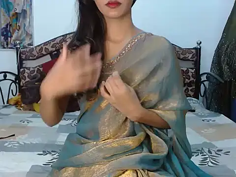 Snapshot of Drive_girl chatting on 10-19-25, 05:24 Drive girl online show from 10-19-25, 05:24