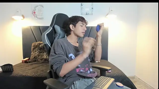 Snapshot of maicol_cum23 chatting on 09-12-25, 03:34 maicol cum23 online show from 09-12-25, 03:34