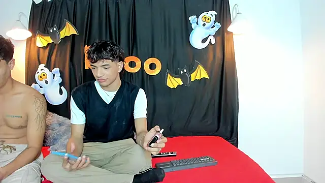 Snapshot of maicol_cum23 chatting on 10-30-25, 04:30 maicol cum23 online show from 10-30-25, 04:30