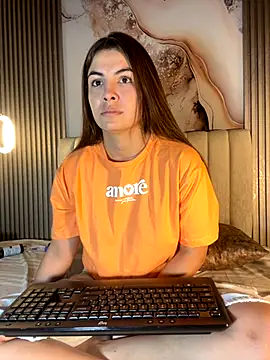 Dakota Evanns online show from 10-23-25, 02:16