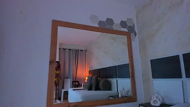 Susanna Cute online show from 10-20-25, 01:11