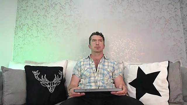 JuanKarloz  online show from 10-02-25, 01:40