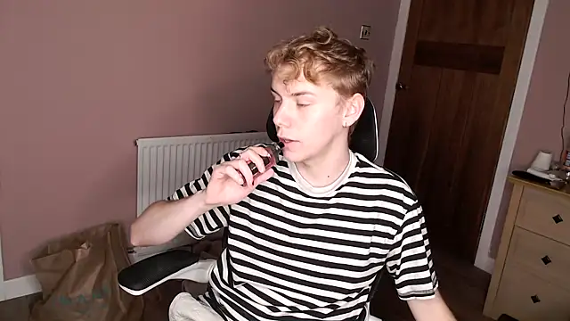 scottishtwink01 online show from 09-19-25, 05:13