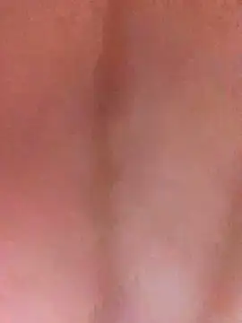 Snapshot of luzmelzinha chatting on 03-22-26, 12:25 luzmelzinha online show from 03-22-26, 12:25