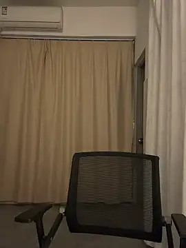 wly2028 online show from 01-11-26, 12:21