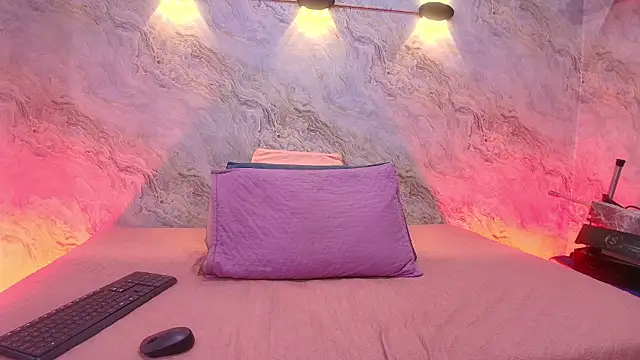 abbyrouss  online show from 10-31-25, 03:07