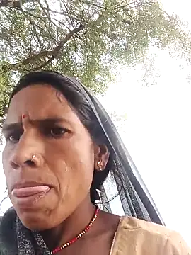 Snapshot of Sm_sanjna chatting on 10-21-25, 08:37 Sm sanjna online show from 10-21-25, 08:37