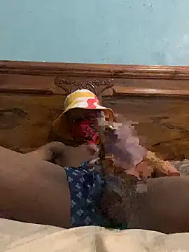 babyboyhluli online show from 11-04-25, 08:13