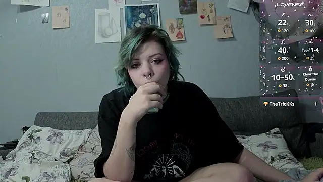 Snapshot of Alice_Zev chatting on 10-12-25, 05:12 Alice Zev online show from 10-12-25, 05:12