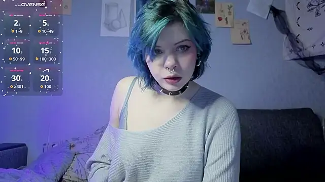 Snapshot of Alice_Zev chatting on 10-20-25, 07:36 Alice Zev online show from 10-20-25, 07:36