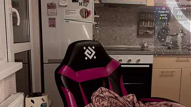 Snapshot of Alice_Zev chatting on 11-02-25, 07:27 Alice Zev online show from 11-02-25, 07:27