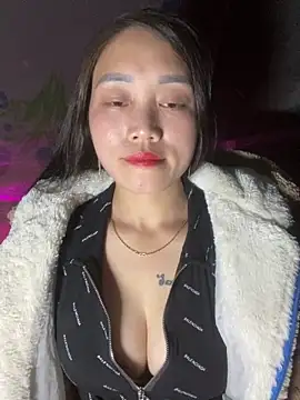 Snapshot of chipp-bong chatting on 11-23-25, 01:44 chipp-bong online show from 11-23-25, 01:44