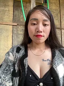 Snapshot of chipp-bong chatting on 12-04-25, 01:48 chipp-bong online show from 12-04-25, 01:48