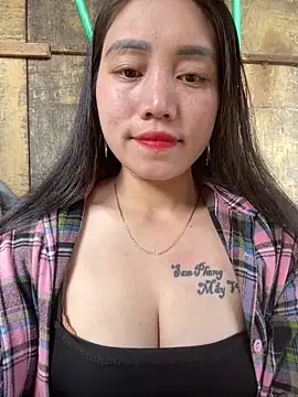 Snapshot of chipp-bong chatting on 12-22-25, 03:47 chipp-bong online show from 12-22-25, 03:47