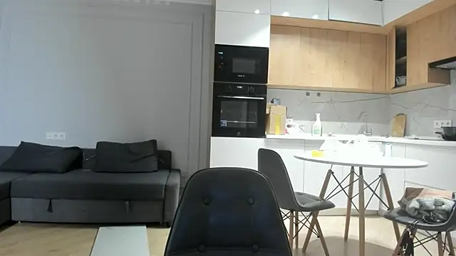 heexhia online show from 12-21-25, 03:24