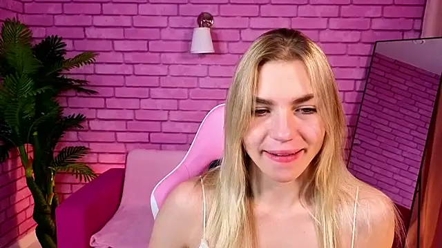 Margo Robbbie online show from 10-16-25, 01:06