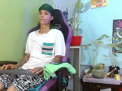 Snapshot of Dorland777 chatting on 10-11-25, 11:31 Dorland777 online show from 10-11-25, 11:31