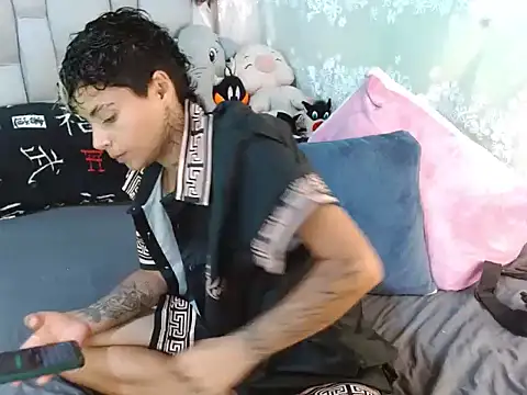 Snapshot of Dorland777 chatting on 11-13-25, 02:54 Dorland777 online show from 11-13-25, 02:54