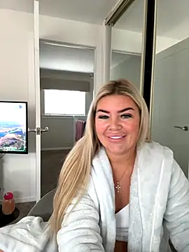 EmilyKingg online show from 09-19-25, 07:43
