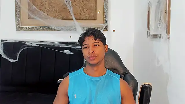 Snapshot of cassian_gold chatting on 10-16-25, 07:04 cassian gold online show from 10-16-25, 07:04