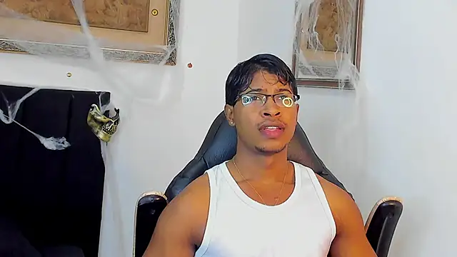 Snapshot of cassian_gold chatting on 10-23-25, 01:21 cassian gold online show from 10-23-25, 01:21