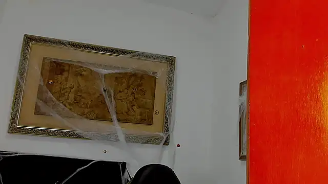 Snapshot of cassian_gold chatting on 10-26-25, 02:39 cassian gold online show from 10-26-25, 02:39