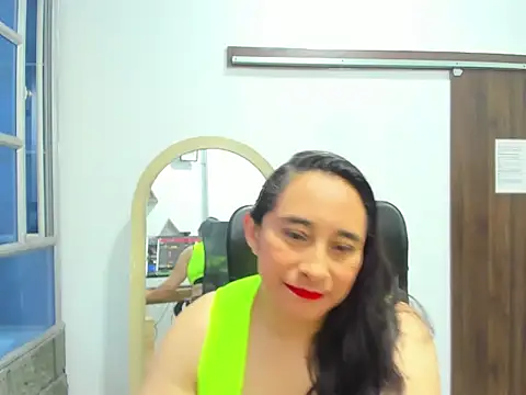 LeilaSmith  online show from 10-13-25, 11:43