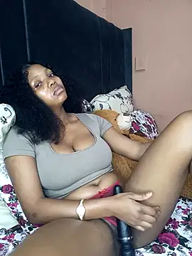 MilfBoobsxx online show from 11-19-25, 04:29