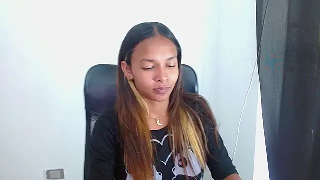 BiancaEmber9 online show from 09-10-25, 03:45