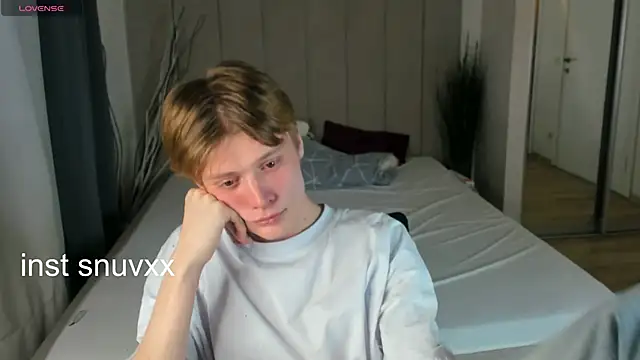 Snapshot of LouieEvans chatting on 11-02-25, 08:55 LouieEvans online show from 11-02-25, 08:55