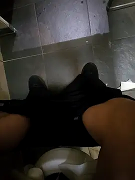 Snapshot of maxelbueno chatting on 09-24-25, 08:45 maxelbueno online show from 09-24-25, 08:45