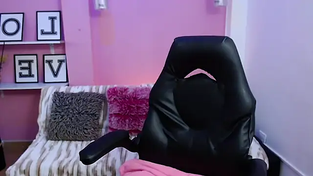 KendallWood  online show from 11-26-25, 08:21