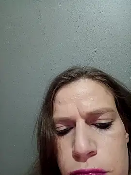 Snapshot of Skymadison chatting on 11-04-25, 10:31 Skymadison online show from 11-04-25, 10:31