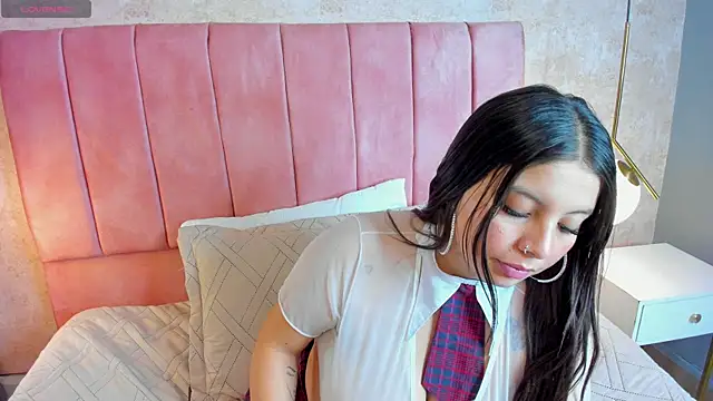 MAGIC JANNE online show from 10-31-25, 01:34