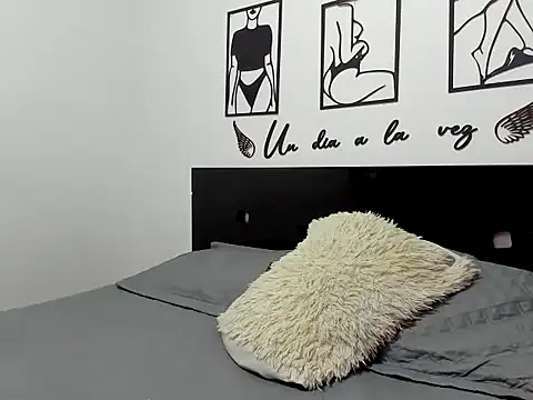 Allison 21  online show from 11-11-25, 05:40