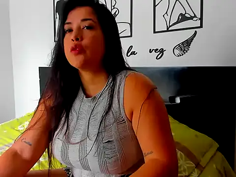 Allison 21  online show from 12-04-25, 05:43