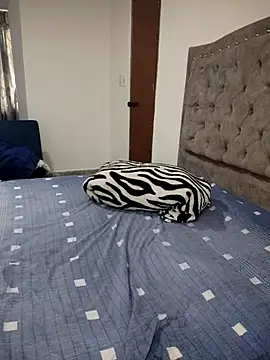 ellafrost-1 online show from 10-04-25, 04:05