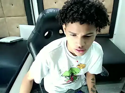 Snapshot of BrindyMichell chatting on 10-16-25, 07:26 BrindyMichell online show from 10-16-25, 07:26