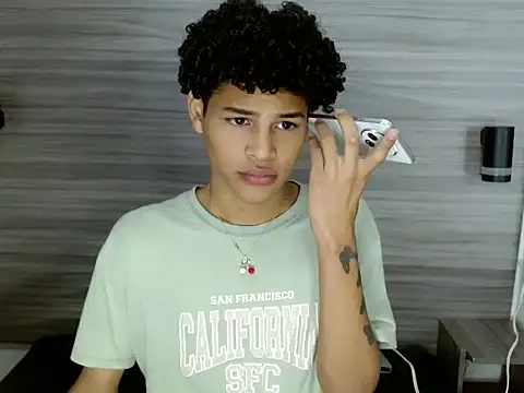 Snapshot of BrindyMichell chatting on 10-21-25, 03:57 BrindyMichell online show from 10-21-25, 03:57