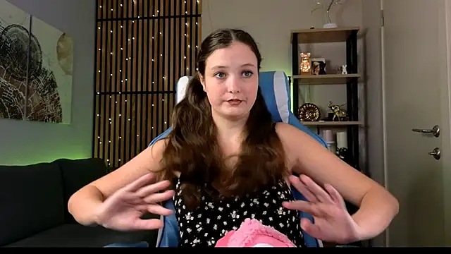 Angel Lilly online show from 09-19-25, 08:38