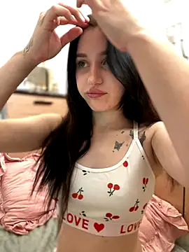 Cuddlies Lili online show from 10-01-25, 02:01