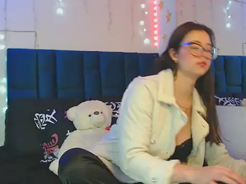 nikolle huyt online show from 10-01-25, 09:15