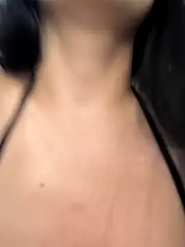 Snapshot of Daniela-rosee chatting on 09-11-25, 10:32 Daniela-rosee online show from 09-11-25, 10:32