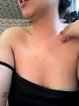 Snapshot of Daniela-rosee chatting on 09-28-25, 09:20 Daniela-rosee online show from 09-28-25, 09:20