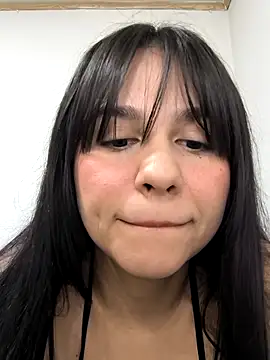 Snapshot of Daniela-rosee chatting on 10-29-25, 01:41 Daniela-rosee online show from 10-29-25, 01:41