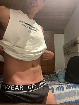 Snapshot of camiloyks chatting on 02-10-26, 03:21 camiloyks online show from 02-10-26, 03:21