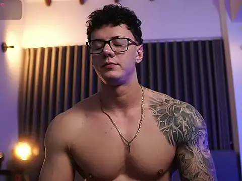 Thomas Falcon online show from 10-19-25, 02:23